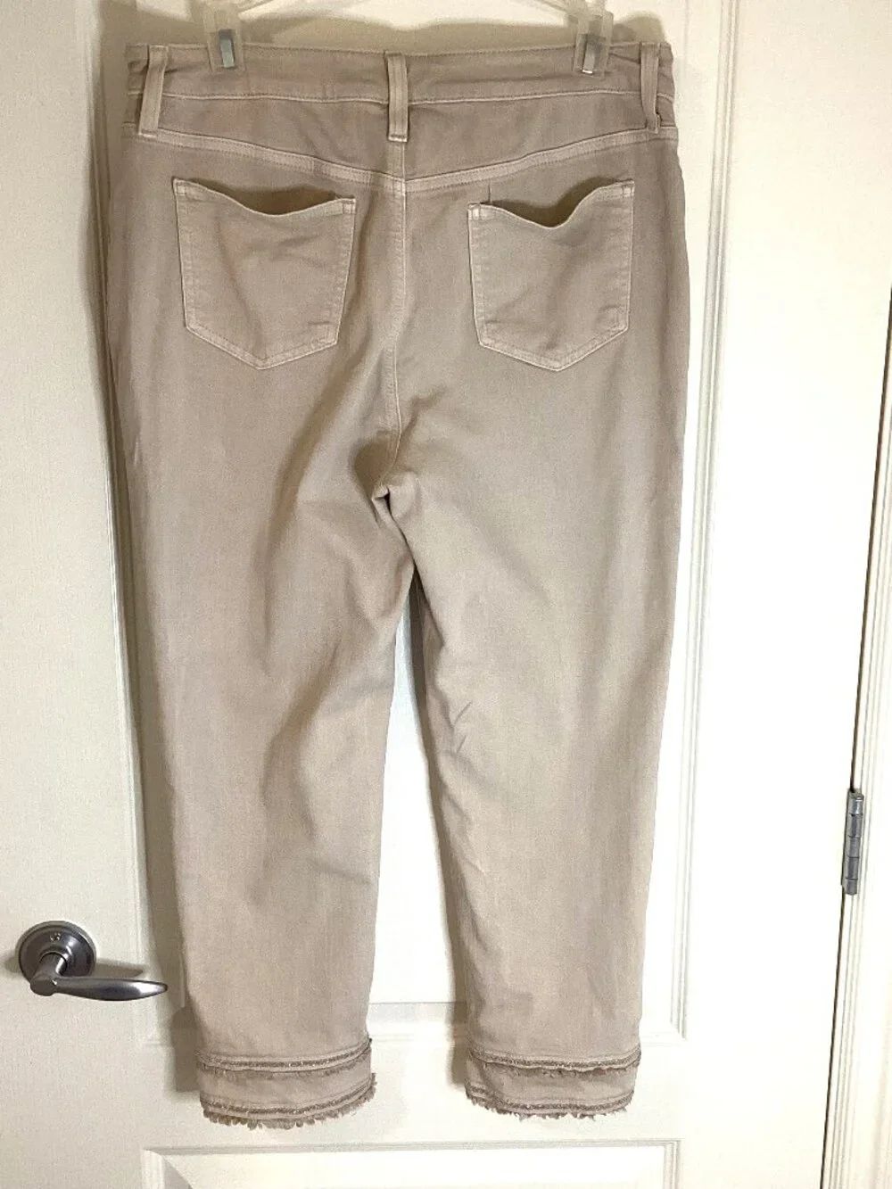Women's Khaki Chico’s Girlfriend Cropped Khaki Jeans Frayed Ram Hem Girlfriend - Picture 6 of 10